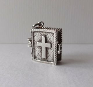 04 Vintage Silver Charm Opening Bible With Girl Praying