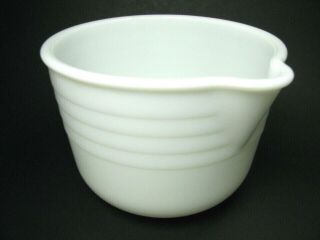 Vintage Pyrex White Milk Glass Ribbed Mixing Bowl Small Spout General Mills 16