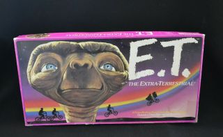 E.  T The Extra Terrestrial Board Game Universal Studios 1982 Vintage