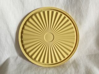 Vintage Tupperware 810 - 4 Round Servalier Light Yellow 5 3/4” Replacement Lid 2