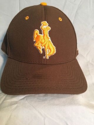 Vintage Wyoming Cowboys 7 1/8 Fitted Hat By •the Game Pro•style Gp300
