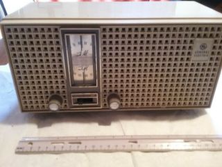 Vintage General Electric Table Top Radio - - Model T - 230a - - Collectible - - L@@k