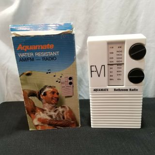 Vtg Aquamate Wr1800 Water Resistant Bathroom Am/fm Radio (see Video)