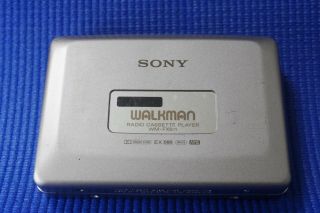 SONY WALKMAN RADIO CASSETTE PLAYER WM - FX811 VINTAGE NOT 3