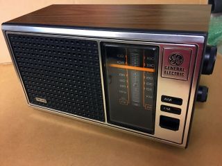 Ge General Electric 7 - 4115b Am - Fm Solid - State Table Radio,  / Sounds Great