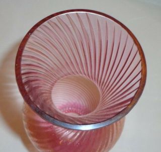 Vintage 10  Hand Blown Spiral Design Art Glass Vase Rose colored 5