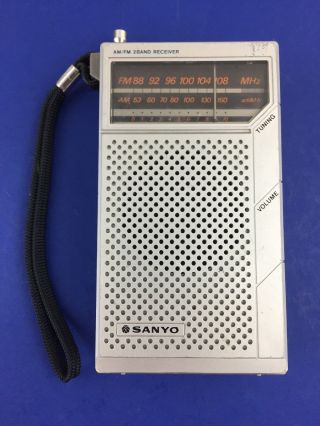 Sanyo Vintage Am/fm 2 Band Receiver Model Rp - 5065 Ac/dc Transistor Radio