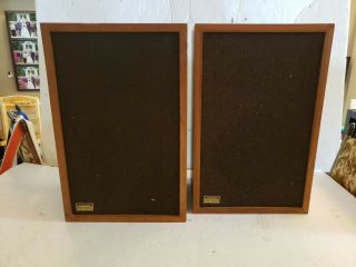 Realistic Mc - 1000 Walnut Veneer Speakers - 17 " X 11 " X 8 "