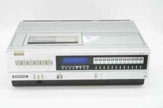 1984 Sanyo Model Vcr 4400 Betamax Vcr W/remote
