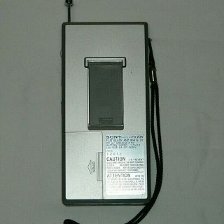 Vintage Sony Watchman Portable Analog TV w/ Case - Model FD - 20A Japan 3
