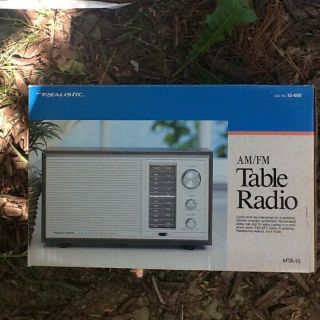 Vintage Radio Shack Realistic Mta - 15 Am/fm Table Top Radio Model No 12 - 695