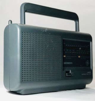 Vintage GE General Electric Portable Radio Receiver No.  7 - 2662D FM AM 2 BAND 3