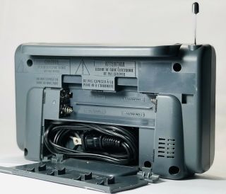 Vintage GE General Electric Portable Radio Receiver No.  7 - 2662D FM AM 2 BAND 4