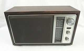 Vintage Realistic Am Fm Tabletop Radio Mta - 12 Model 12 - 693