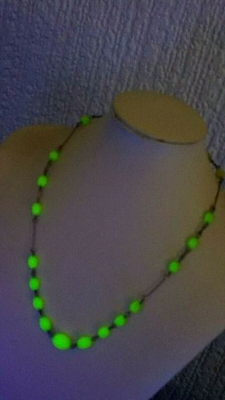 Czech Vintage Art Deco Fluorescent Glass Bead Necklace Rolled Gold Wire