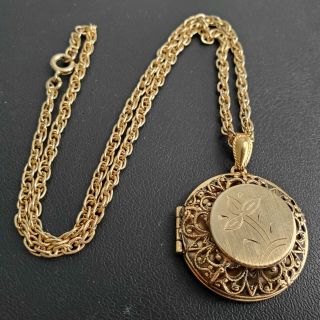 Vintage Mid Century Gold Plated Etched Flower Locket Necklace T13