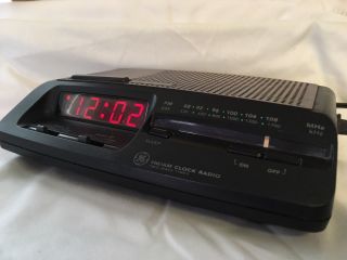Vintage G.  E.  Fm/am Alarm Clock Radio Model 7 - 4621a