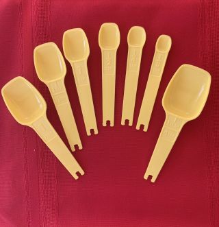 Vintage Set Of 7 Canary Yellow Tupperware Measuring Spoons