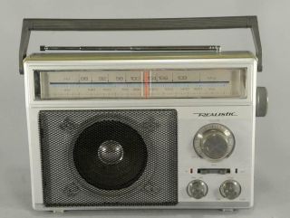 Radio Shack Realistic 12 - 625 Portable Am/fm Radio Receiver Great Sound