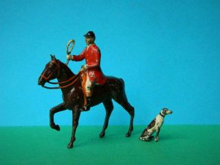 Britains Vintage Lead Hunt Mounted Huntsman With Sitting Fox Hound Puppy 572