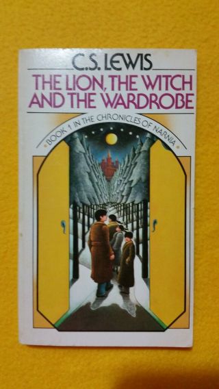 Vintage 1970 The Lion,  The Witch And The Wardrobe Book C.  S.  Lewis Paperback V.  Good