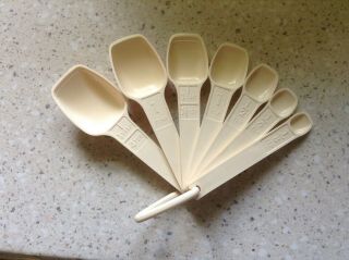 Vtg 7 Piece Tupperware Nesting Measuring Spoons On Ring Almond Color