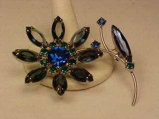 Vintage Juliana Style Silvertone & Blue/green Rhinestone Flower Brooch