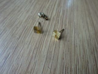 Lovely Vintage Real 9ct Gold Small Earrings