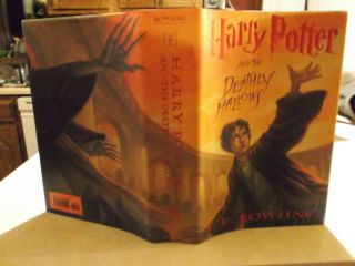 Harry Potter and The Deathly Hallows Book Hardcover DJ First USA Edition 2007 2