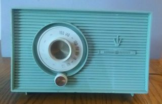 Vintage General Electric Ge T - 103a Green Tube Radio