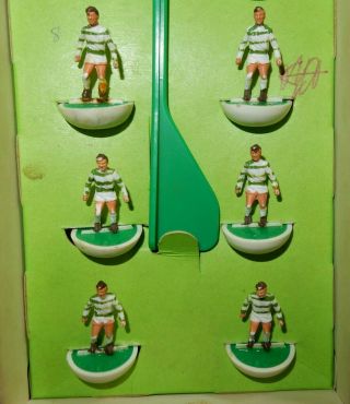 Vintage Subbuteo Celtic (reverse Base) No 25 Hw Heavyweight Football Team Boxed
