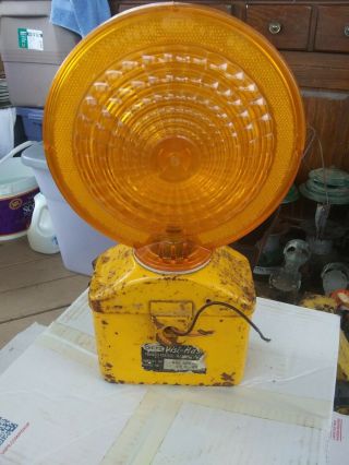 Vintage Dietz Metal Base Visi - Flash Lantern Pivoting Warning 666 Syracuse.  Peco
