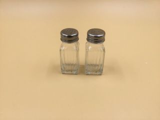 Vintage Clear Glass Salt And Pepper Shaker Set Screw On Lids Old Diner Style