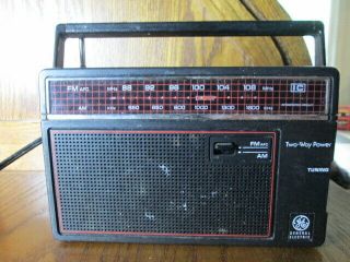 Vintage General Electric Two - Way Power 7 - 26600 Am/fm Portable Radio