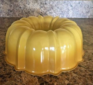 Vintage Yellow Mustard Bundt Cake Aluminum Mold Pan Baking 10” X 4” Decorative