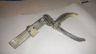 Vintage Metal Rouse Slug Clipper