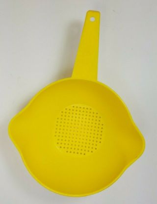 Vintage Tupperware Yellow Strainer 1200 - 9 Kitchen Colander Plastic With Handle