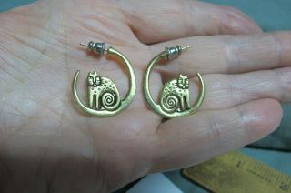 Vintage Gold Tone Oop Style With Cats Pierced Earrings