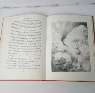 James and the Giant Peach 1st Edition 1961 - Roald Dahl 8