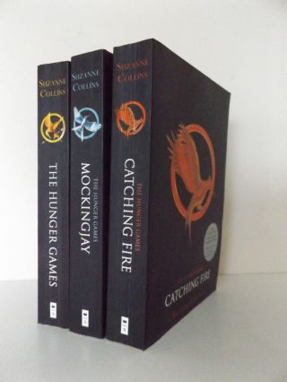 2011 The Hunger Games Trilogy Hunger Games Mockingjay Catching Fire By S Collins