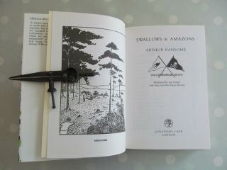 SWALLOWS AND AMAZONS BY ARTHUR RANSOME JONATHAN CAPE DATED 2004 3