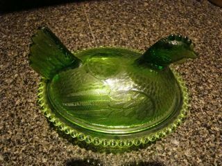 VINTAGE INDIANA CARNIVAL GLASS HEN ON NEST EMERALD GREEN COVERED DISH 5