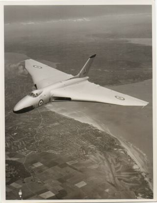 Large Vintage Photo - Avro Vulcan Xa891 In - Flight