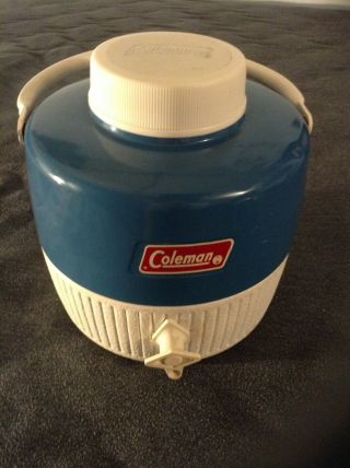 Vintage Coleman Blue 1978 1 Gallon Water Cooler Jug With Cup & Top Pour Spout