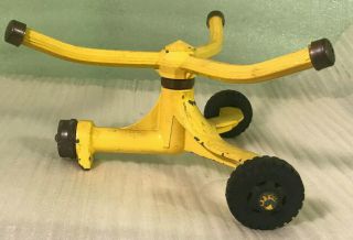 Vintage L.  R Nelson Mfg.  Co.  Rotating Yellow Metal 3 Arm Lawn Sprinkler W/ Wheels