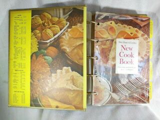 Better Homes and Gardens Cookbook Gold Souvenir Edition 1962 2