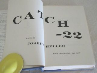 CATCH - 22 by JOSEPH HELLER 1961 Ninth Printing HC 2