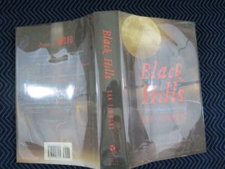 AUTHOR SIGNED BOOK: DAN SIMMONS BLACK HILLS 1ST ED HC 4
