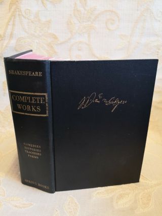 Vintage Book Of The Complete Of William Shakespeare - 1960 