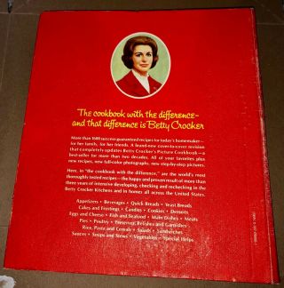 Vintage1969 BETTY CROCKER ' S COOKBOOK 5 Ring Binder Red Pie Cover 3